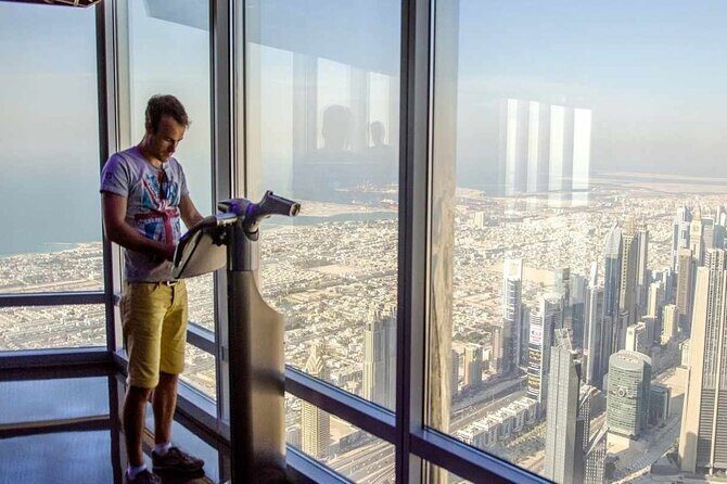 Burj Khalifa At The Top & Underwater Zoo Aquarium with Transfer - The Value of This Tour