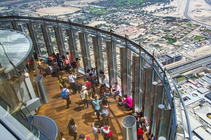 Burj Khalifa At The Top & Underwater Zoo Aquarium with Transfer - FAQ