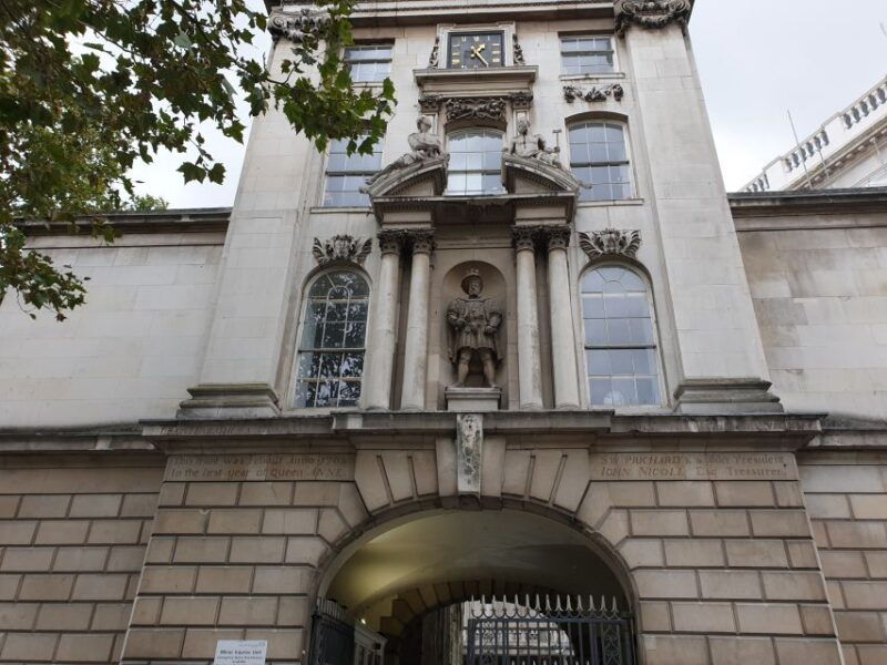 burnings-butchery-black-death-londons-bloody-past