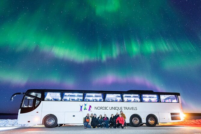 bus-tour-with-hunting-northern-lights