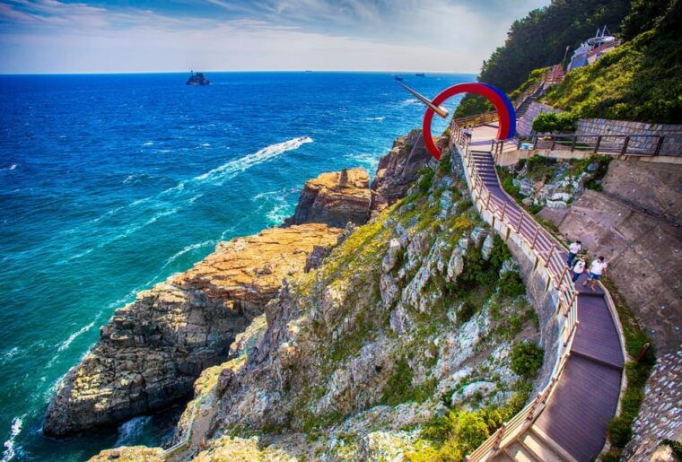 busan-tourtaejongdae-huinnyeoul-gamcheon-songdoskywalk