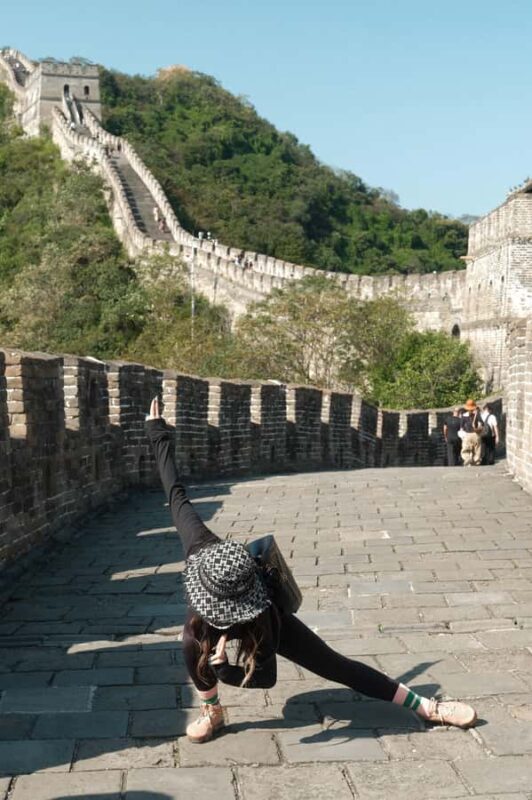 Busda: Mutianyu Great Wall & Ming Tomb Group/Private Tour - Guides and Authentic Insights
