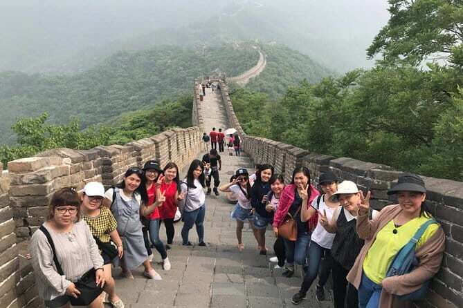 BusDa:Mutianyu Great Wall Bus Tour 8/9/10AM - A Practical, No-Nonsense Way to Visit the Great Wall