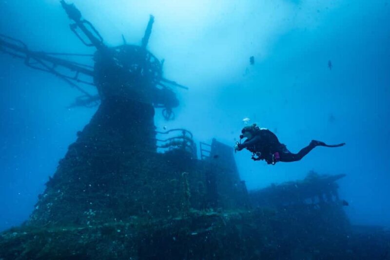 Busselton / Dunsborough : HMAS Swan Wreck Scuba Dive - An In-Depth Look at the HMAS Swan Wreck Tour