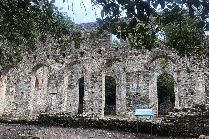 buthrotum-blue-eye-springs-ksamil-and-lekursi-castle-from-saranda