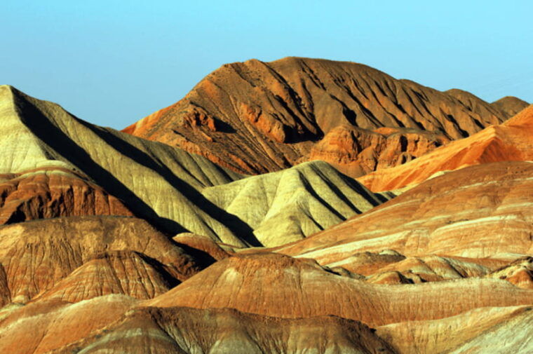 by-bullet-train-from-lanzhou-to-zhangye-rainbow-mountain