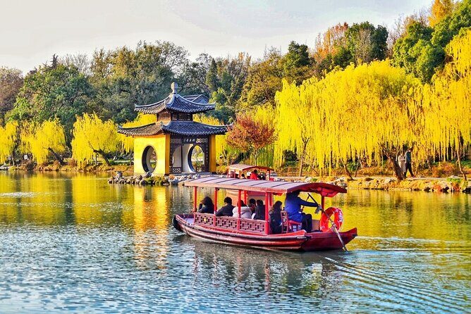 By round way bullet train from Shanghai to hangzhou day tour - West Lake: The Jewel of Hangzhou