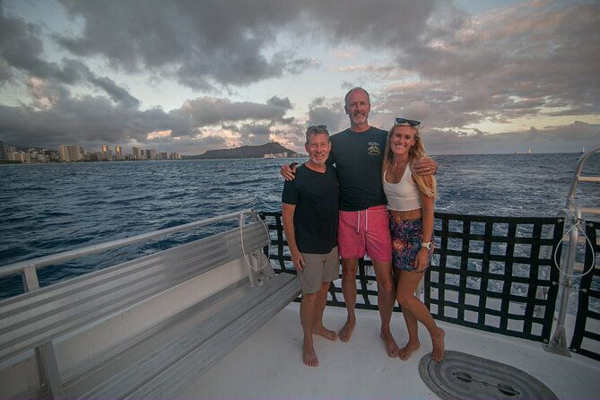 byob-sunset-cruise-off-the-waikiki-coast