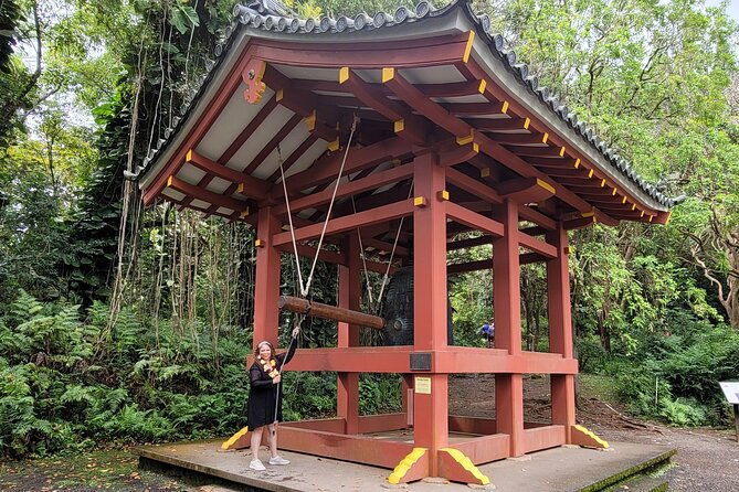 byodo-temple-and-waimea-botanical-garden-tour