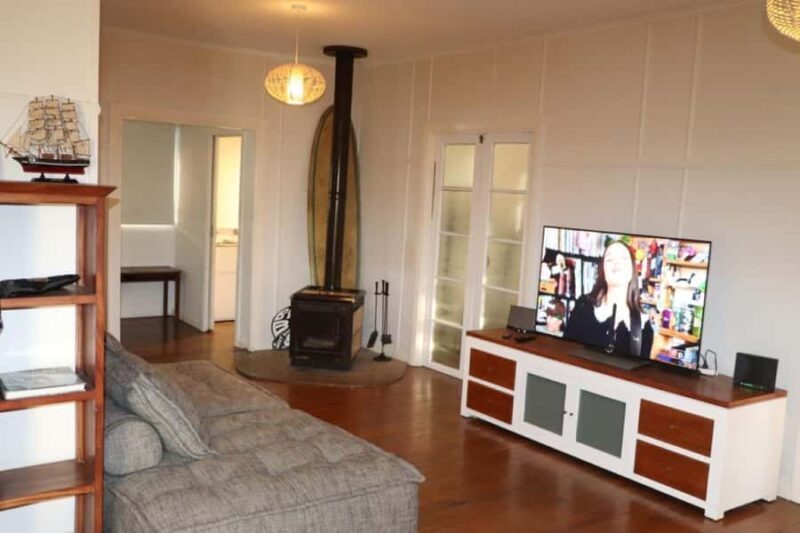 Byron Bay: 2-Day Surf Camp with Lessons, Stay and Breakfast - An Authentic Surfing Experience in Byron Bay