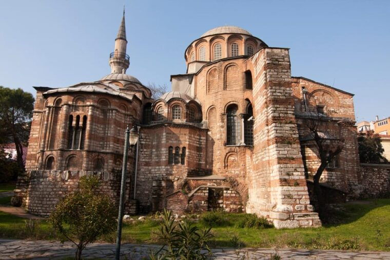 byzantine-tour-of-istanbul-hagia-sophia-basilica-cistern