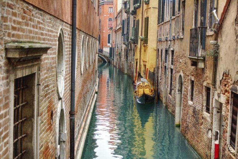 byzantine-venice-walking-tour-gondola-ride