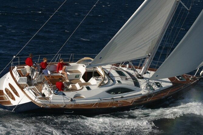 cabin-charter-in-september-sailing-boat-cyclades-santorini-with-chef