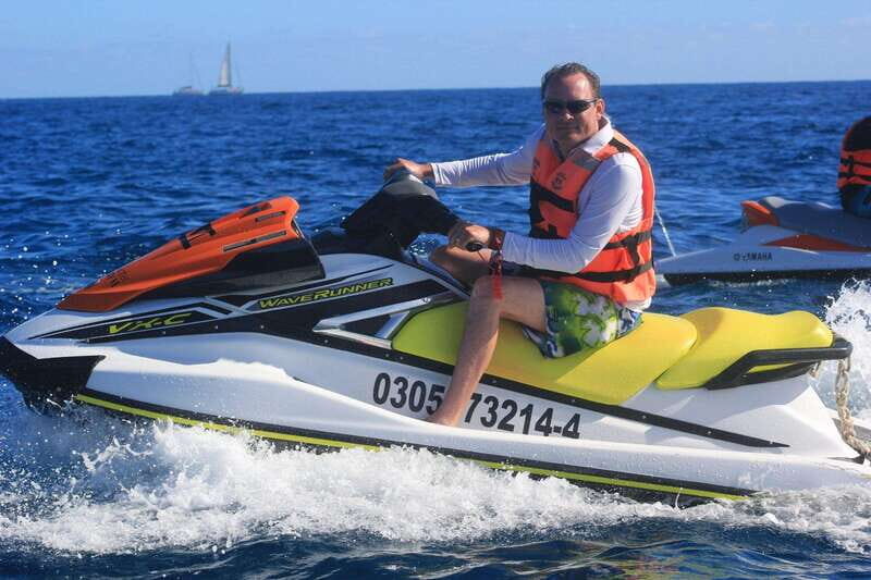 Cabo San Lucas: Jet Ski Rental on Medano Beach - A Detailed Look at the Jet Ski Experience