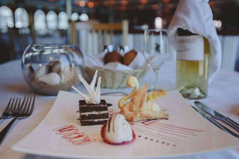 Cabo San Lucas: Sunset Premier Dinner & Show Cruise - The Gourmet Dinner Experience