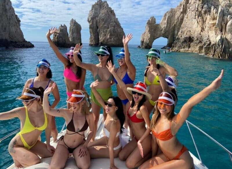 Cabo Sunset Arch Private Yacht Tour plus Dinner and Drinks - Who Would Love This Tour?