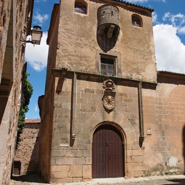caceres-city-highlights-private-guided-walking-tour