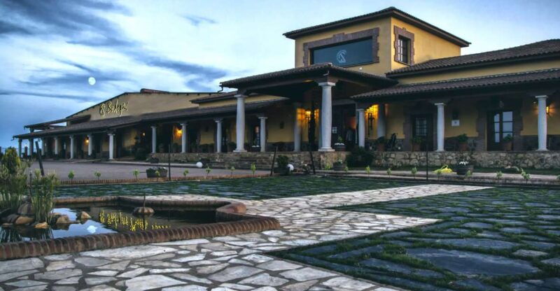 caceres-winery-tour-and-wine-tasting-with-local-guide