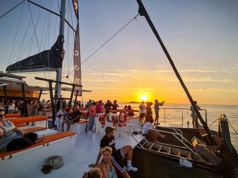 cadiz-sunset-catamaran-cruise-with-drink