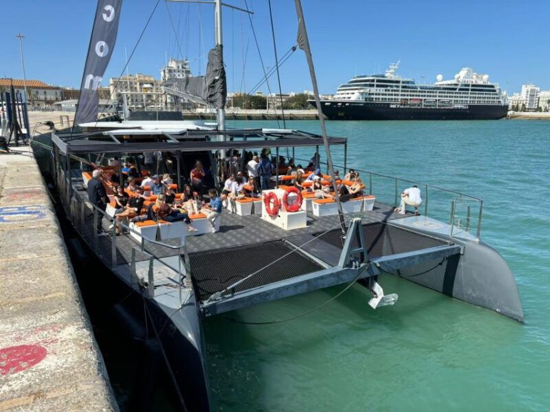 cadiz-sunset-catamaran-cruise-with-drink