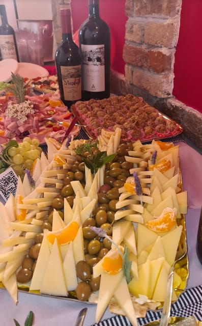cagliari-old-town-wine-tasting-and-local-products