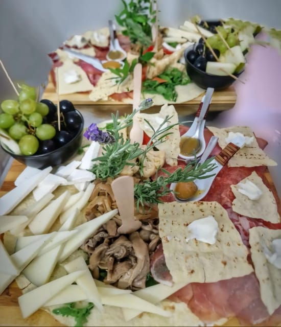 cagliari-old-town-wine-tasting-and-local-products