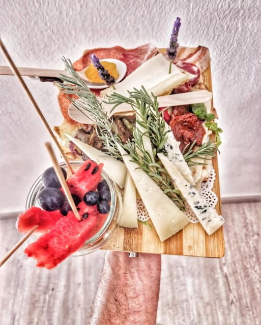 cagliari-old-town-wine-tasting-and-local-products