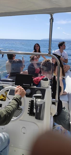 cagliari-sella-del-diavolo-boat-magic-tour-drink-snacks