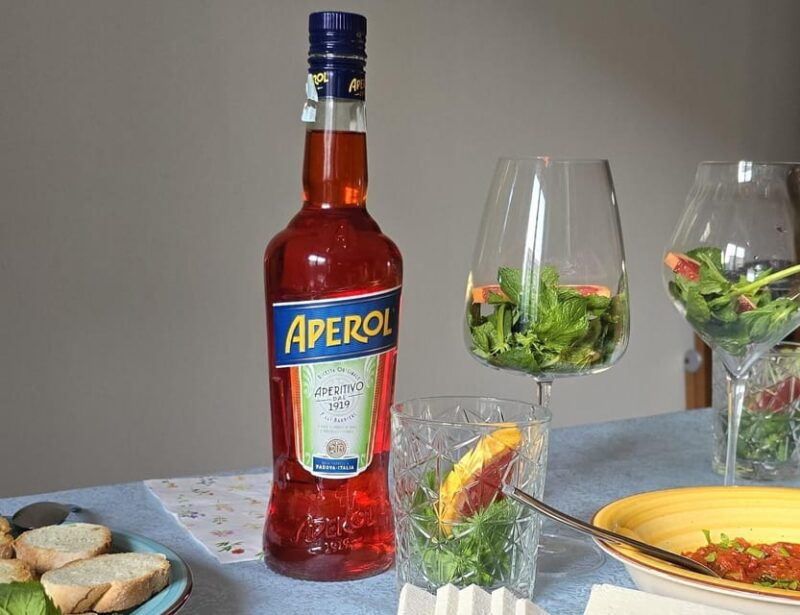 cagliari-spritz-cocktail-making-class-with-snacks