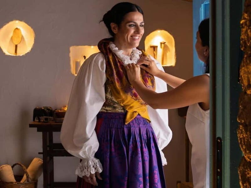 Cagliari: Traditional Dress and Filigree Jewelry Experience - Key Points