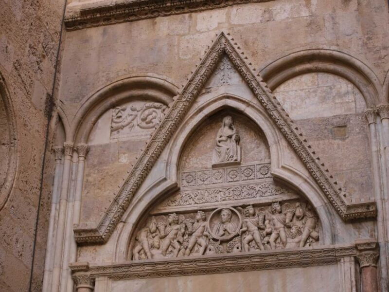 cagliari-walking-tour-through-the-alleys-of-castello