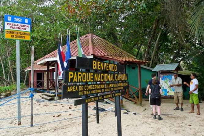 cahuita-national-park-hiking