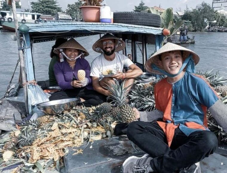 cai-be-fruity-town-boat-ride-experience-and-enjoy