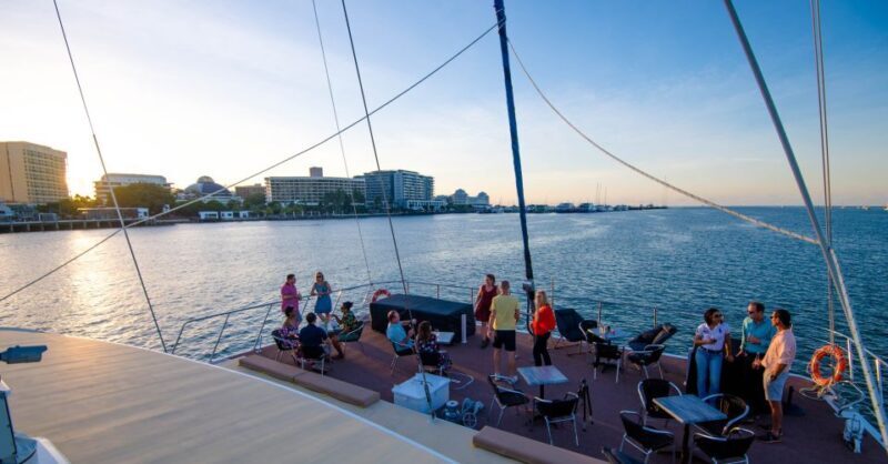 Cairns: City Sights Tour with Evening Dinner Cruise - Key Points