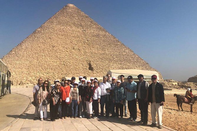 Cairo 8 Hour Private Tour of Pyramids, Egyptian Museum and Bazaar - Exploring Cairo in a Day: What to Expect from This Tour