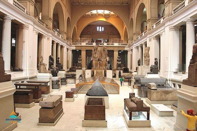 Cairo and Nile Cruise Tour - Exploring the Pyramids and Cairo