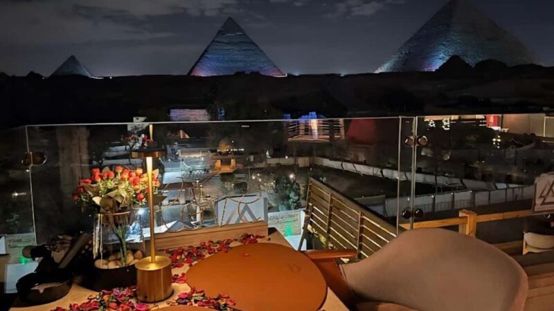 Cairo: Dinner at The Great Pyramid Inn with Hotel Transfers - Key Points
