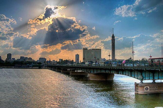 Cairo Dinner Cruise on the River Nile with Belly Dancing Show - The Dining Experience