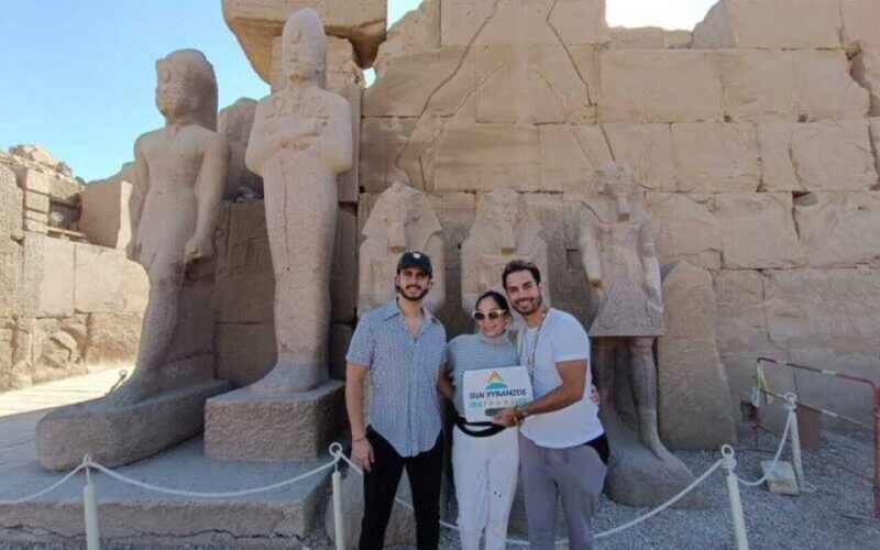 Cairo: Dinner with Grand Egyptian Museum & Pyramids Views - Key Points