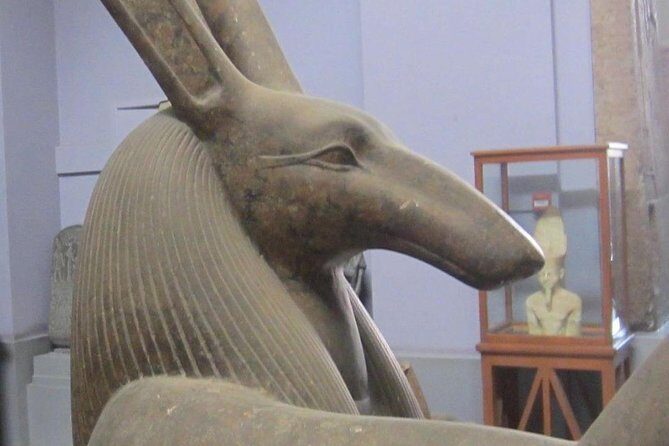 Cairo: Female-Guided Pyramids, Bazaar, and Museum Tour - Authentic Cultural and Historical Insights