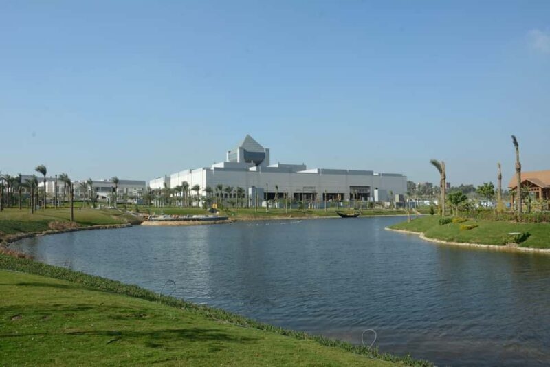 Cairo: National Museum, Egyptian Museum & Giza Pyramids Tour - The Giza Pyramids: Iconic Wonders & Stories