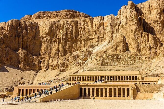 Cairo Over Day, Egyptian Museum, Pyramids & Lunch From Hurghada - Key Points