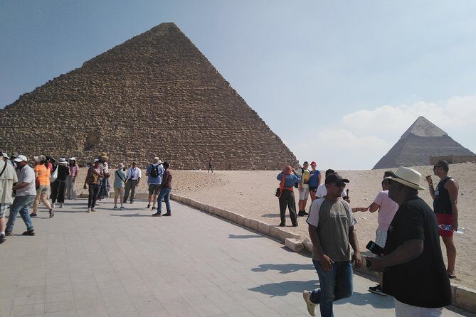 Cairo private day by car including lunch minimum 2 persons - Who is this tour best suited for?