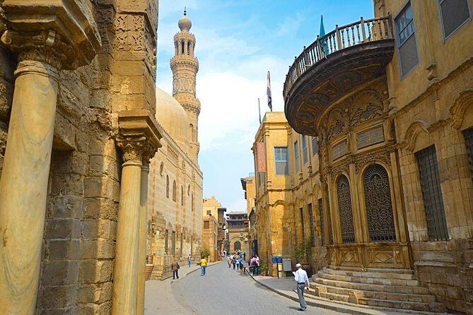 Cairo private day trip with private tour guide & car with driver - FAQ