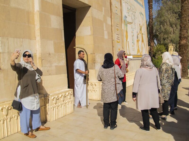 Cairo: Private Pharaonic Village Tour With Tansfer and Lunch - Key Points