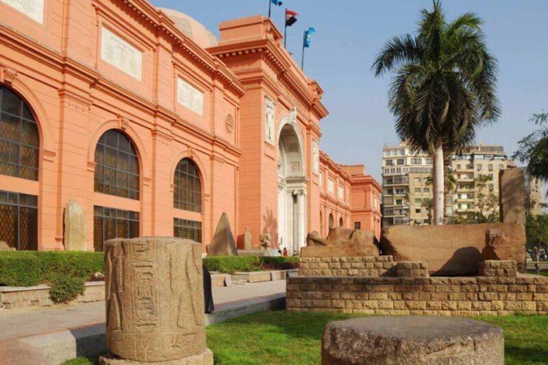 Cairo: Private Pyramids, Museum & Bazaar Tour with Lunch - Lunch and Local Flavors