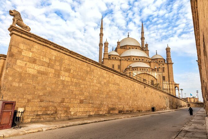 Cairo pyramids tour from Hurghada and Nile boat without Stopping - Authenticity and Value