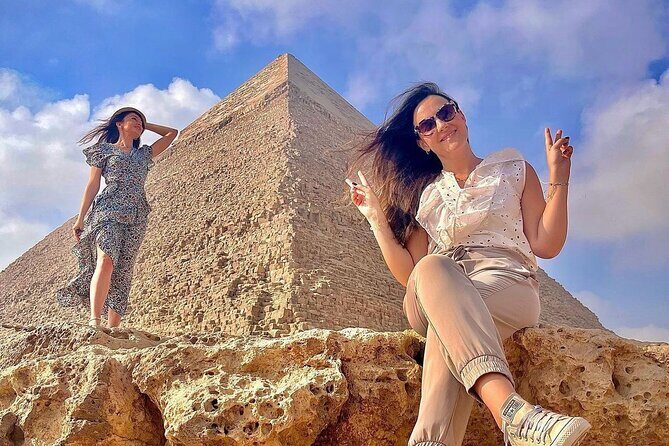 Cairo Sightseeing Tour (Giza Pyramids, Sphinx ,Museum and Bazaar) - Exploring the Giza Pyramids and Sphinx