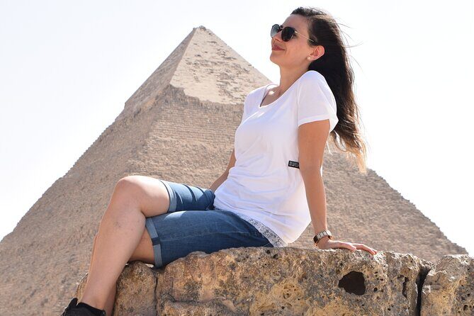Cairo: Sound and light show with Dinner with Pyramids view - Return Trip