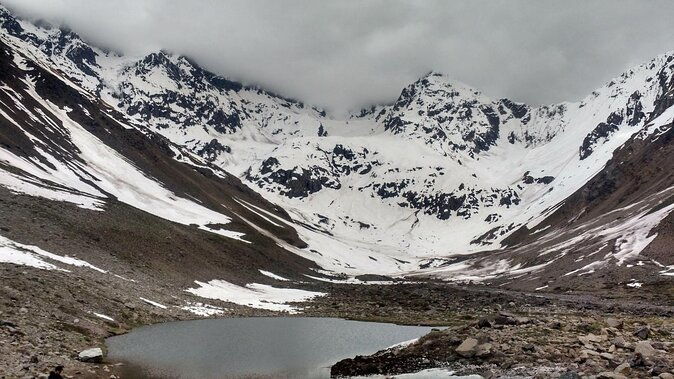 cajon-del-maipo-the-yeso-spa-reservoir-in-el-morado